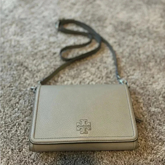 Tory Burch Thea flat crossbody - Picture 4 of 11